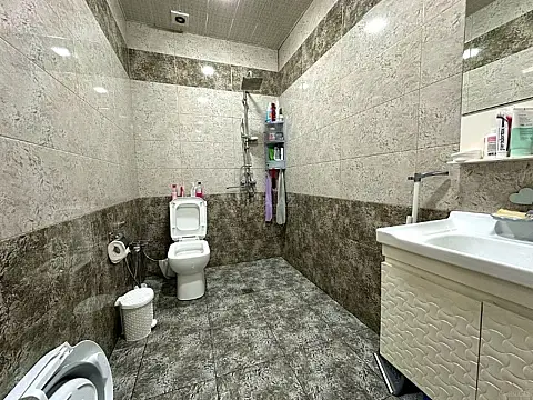 Satılır 2 otaqlı mənzil 64 m²