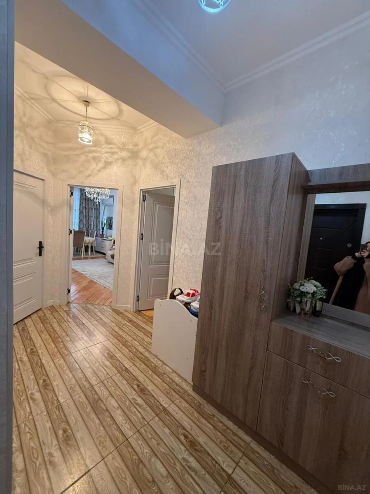 Satılır 1 otaqlı mənzil 65 m²