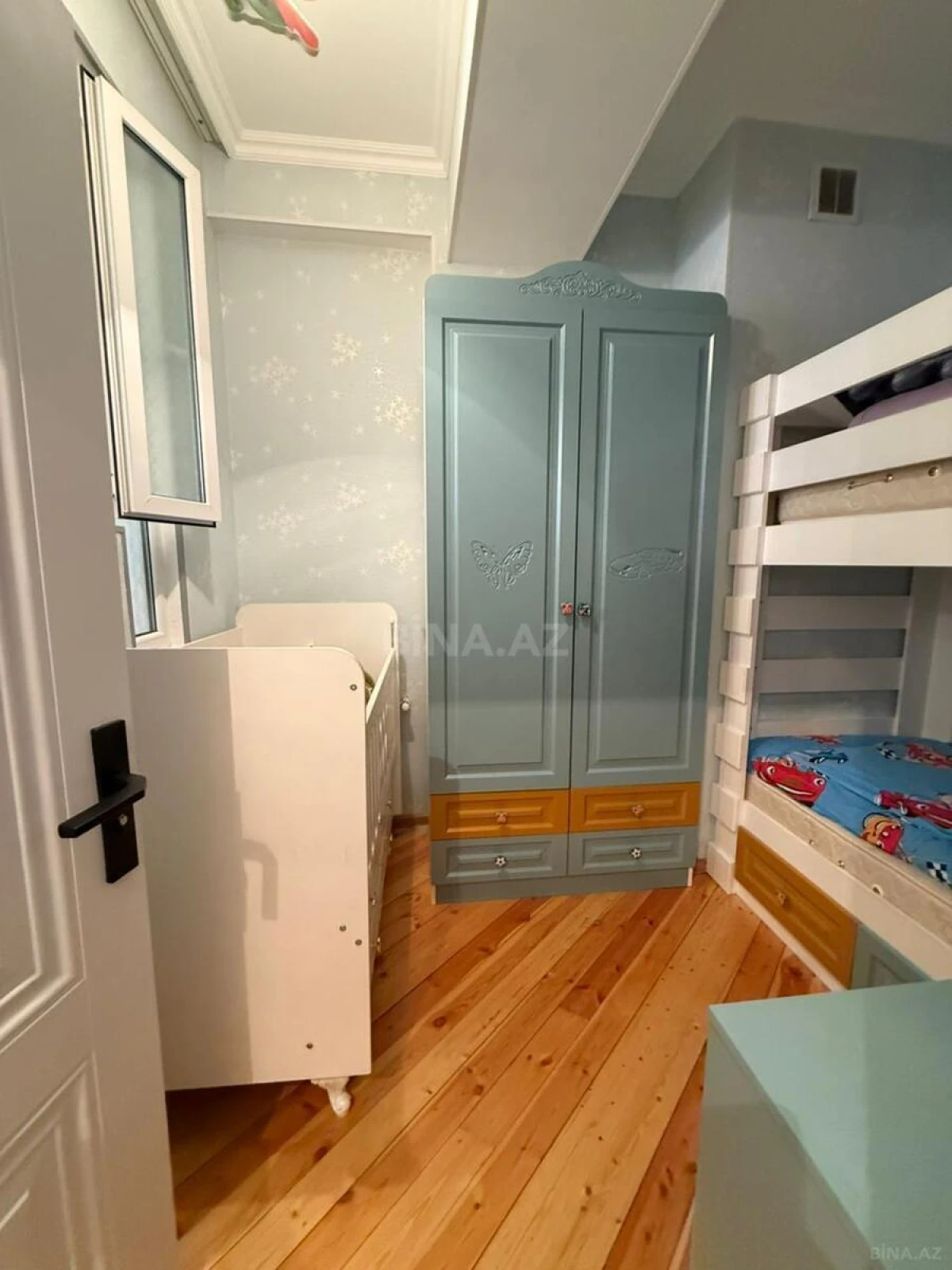 Satılır 1 otaqlı mənzil 65 m²
