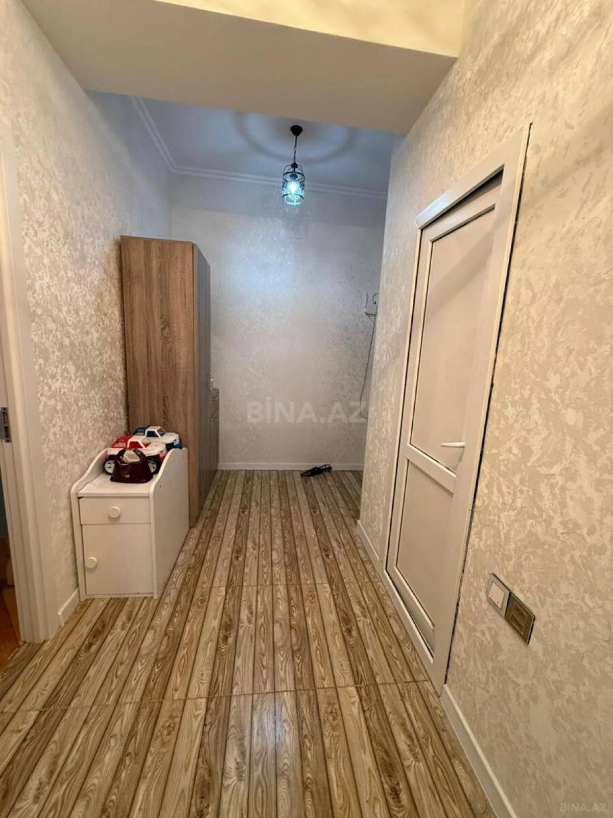Satılır 1 otaqlı mənzil 65 m²