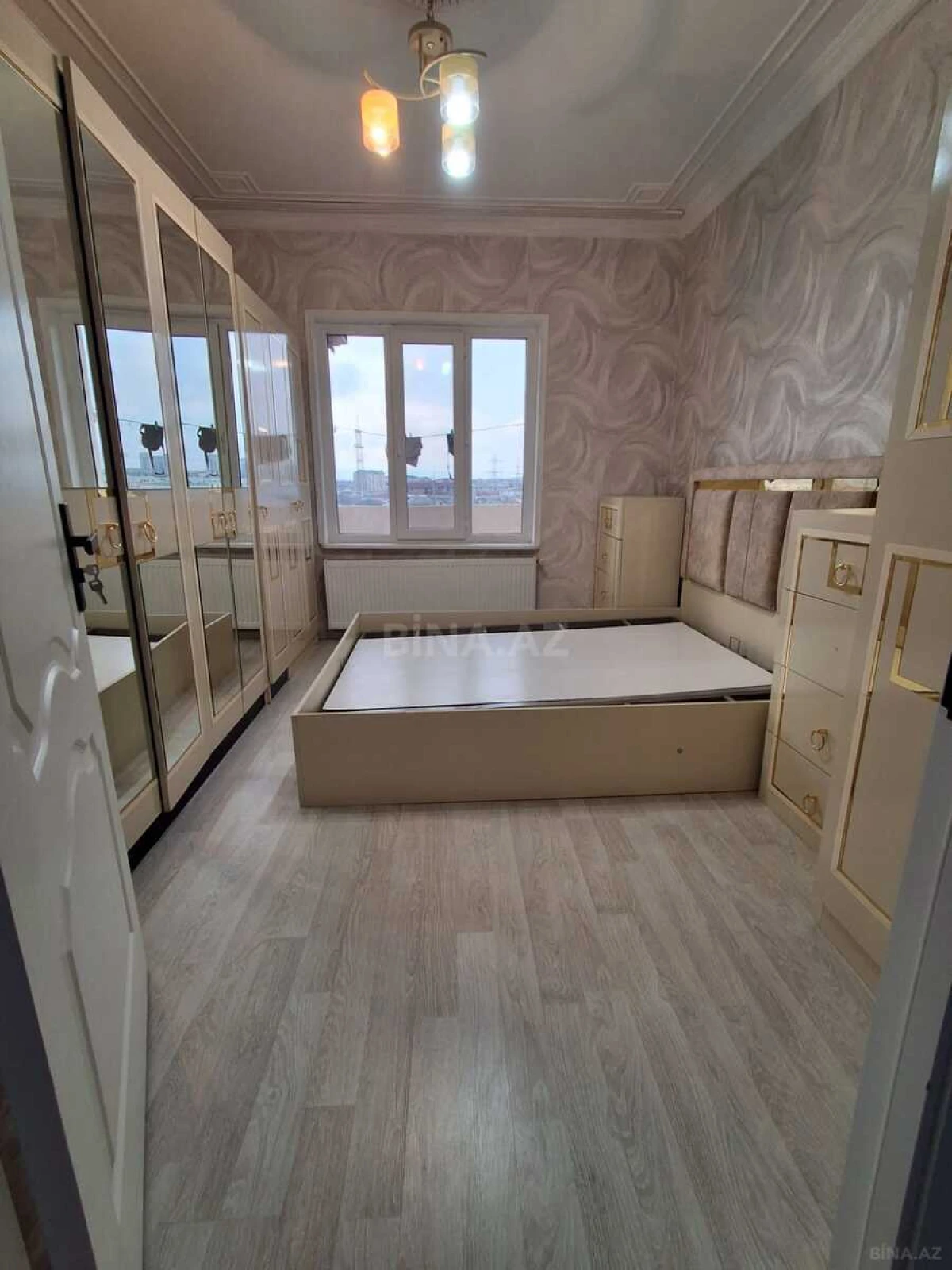 Satılır 2 otaqlı mənzil 65 m²