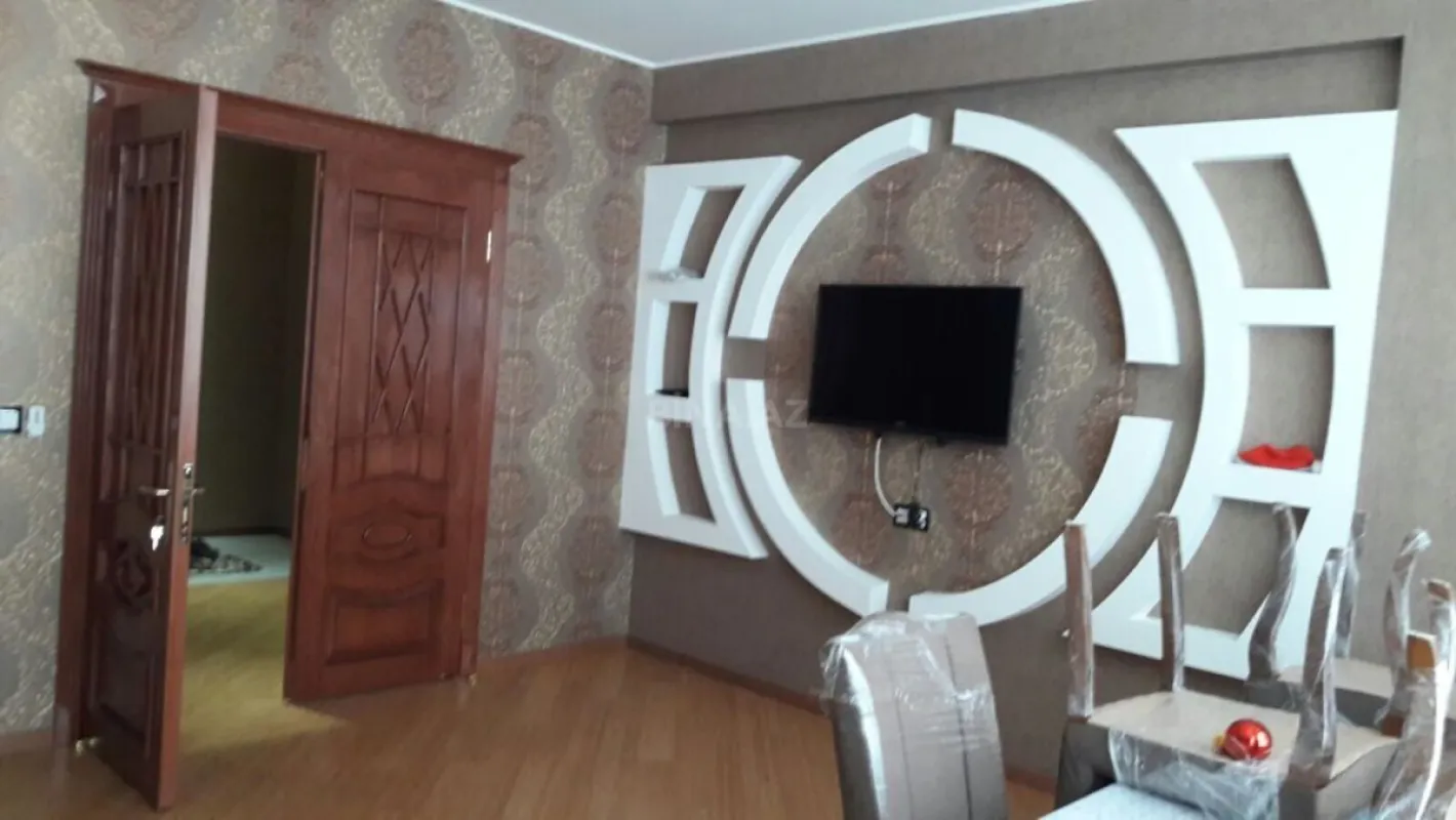 Kirayə verilir 3 otaqlı mənzil 112 m²