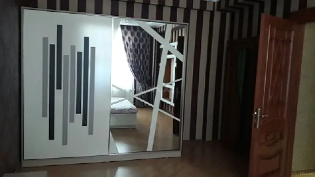 Kirayə verilir 3 otaqlı mənzil 112 m²