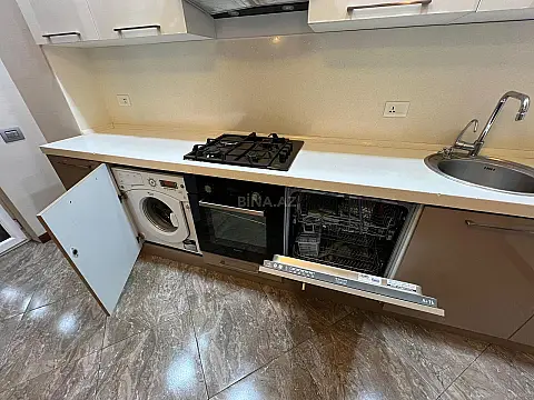 Kirayə verilir 3 otaqlı mənzil 145 m²