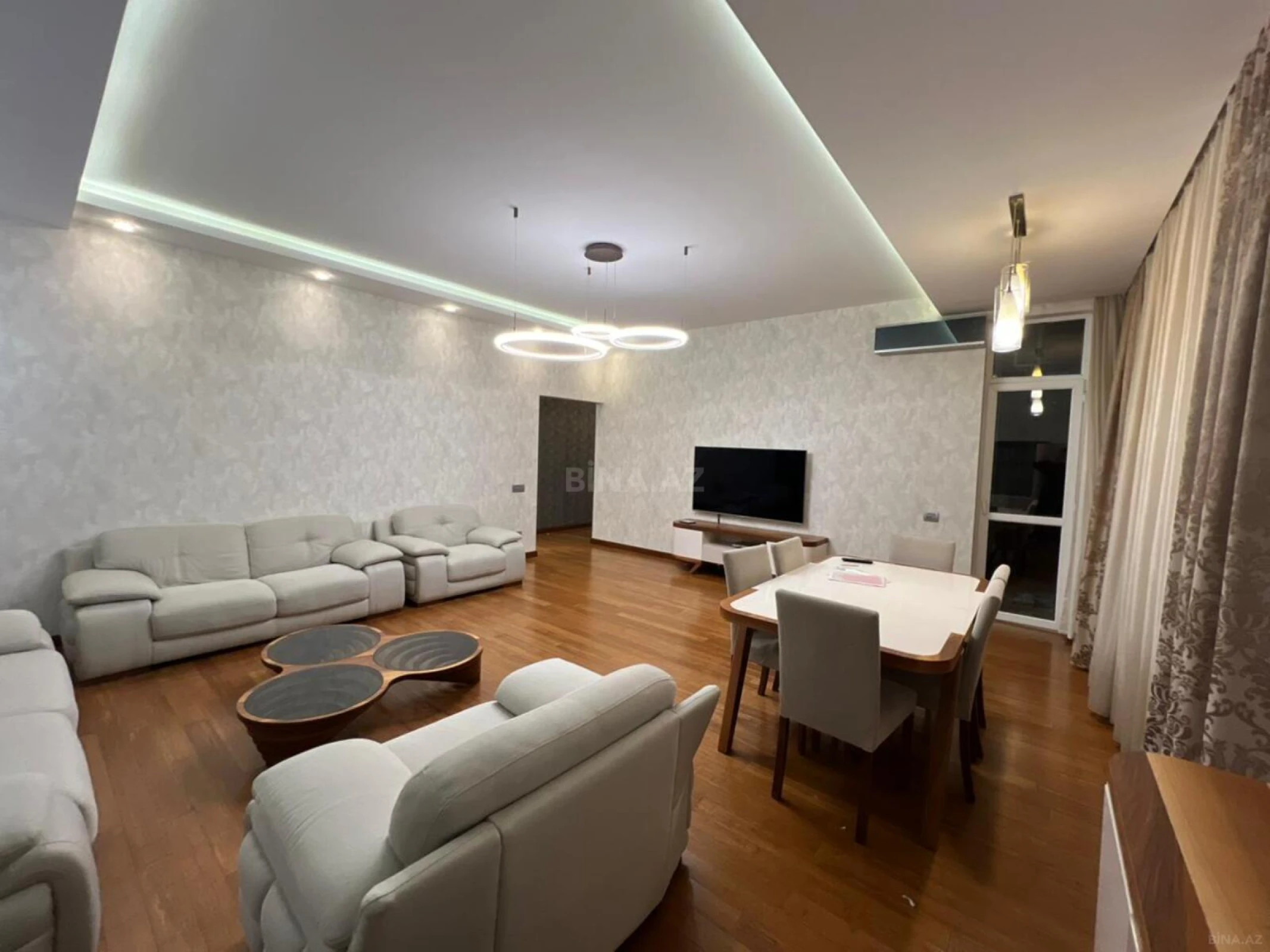Kirayə verilir 3 otaqlı mənzil 145 m²