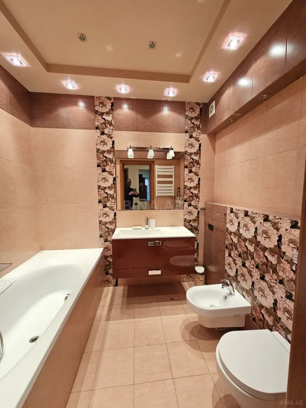 Kirayə verilir 3 otaqlı mənzil 175 m²