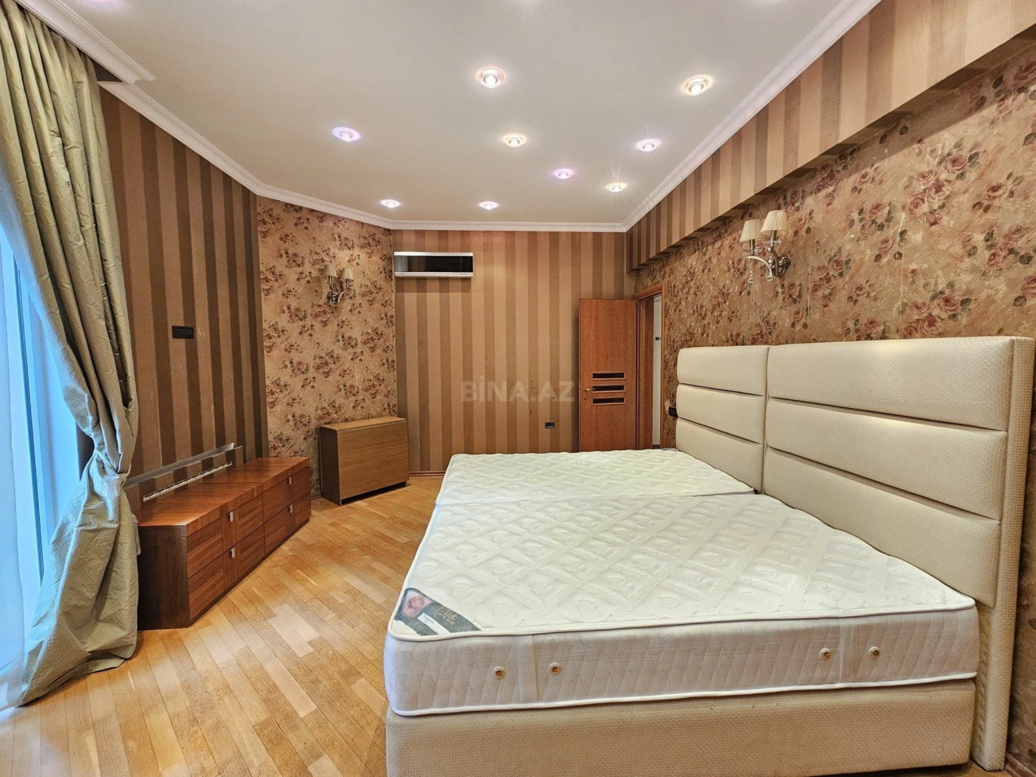 Kirayə verilir 3 otaqlı mənzil 175 m²