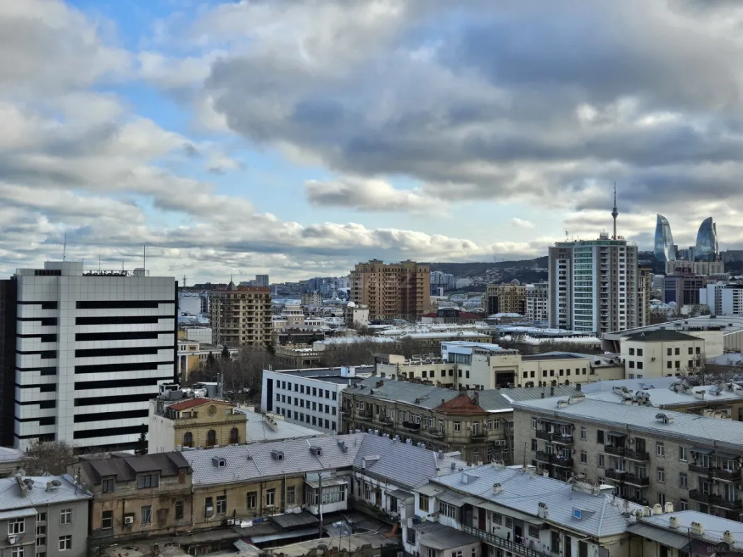 Kirayə verilir 3 otaqlı mənzil 175 m²