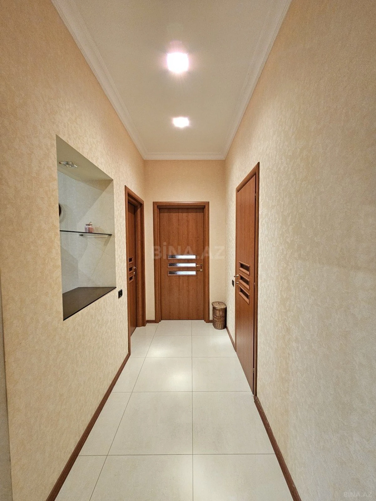 Kirayə verilir 3 otaqlı mənzil 175 m²