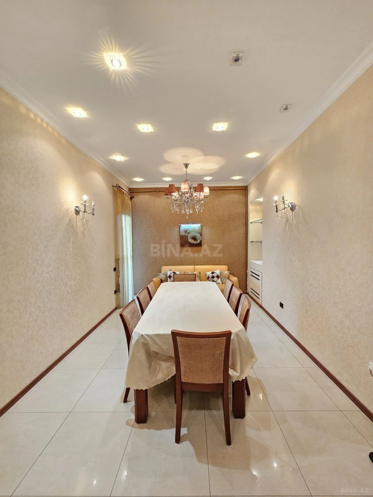 Kirayə verilir 3 otaqlı mənzil 175 m²