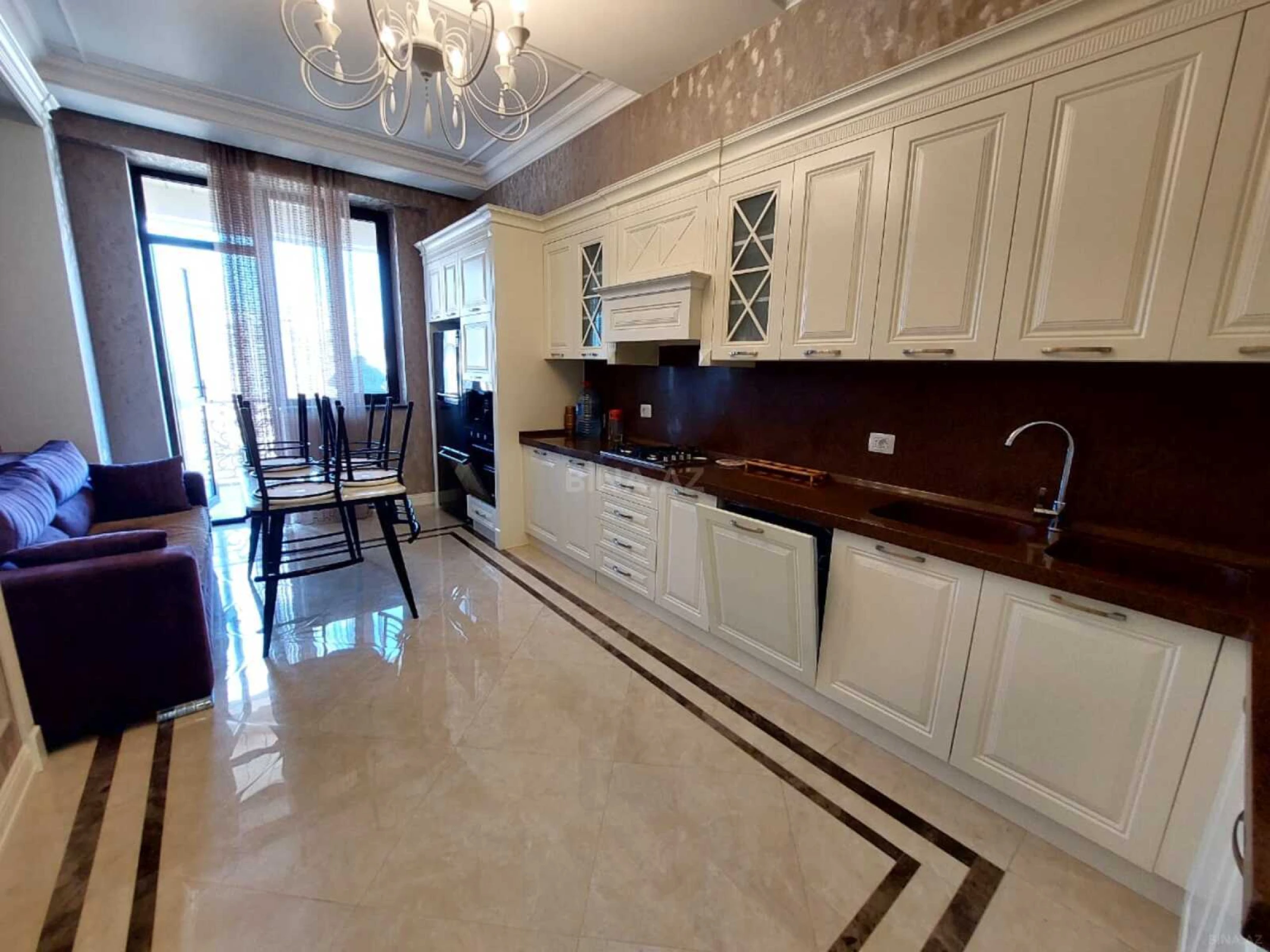 Kirayə verilir 3 otaqlı mənzil 160 m²