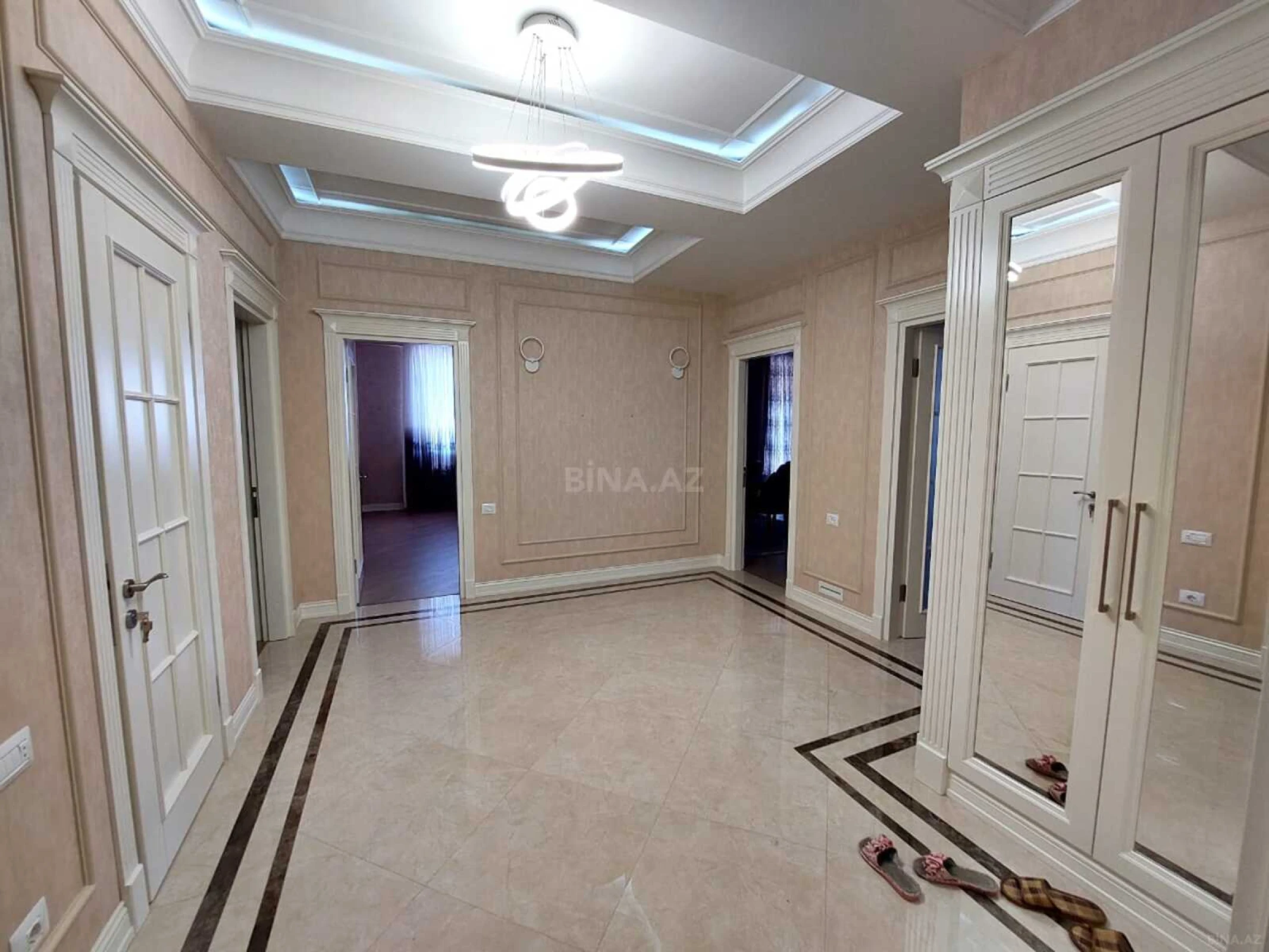 Kirayə verilir 3 otaqlı mənzil 160 m²