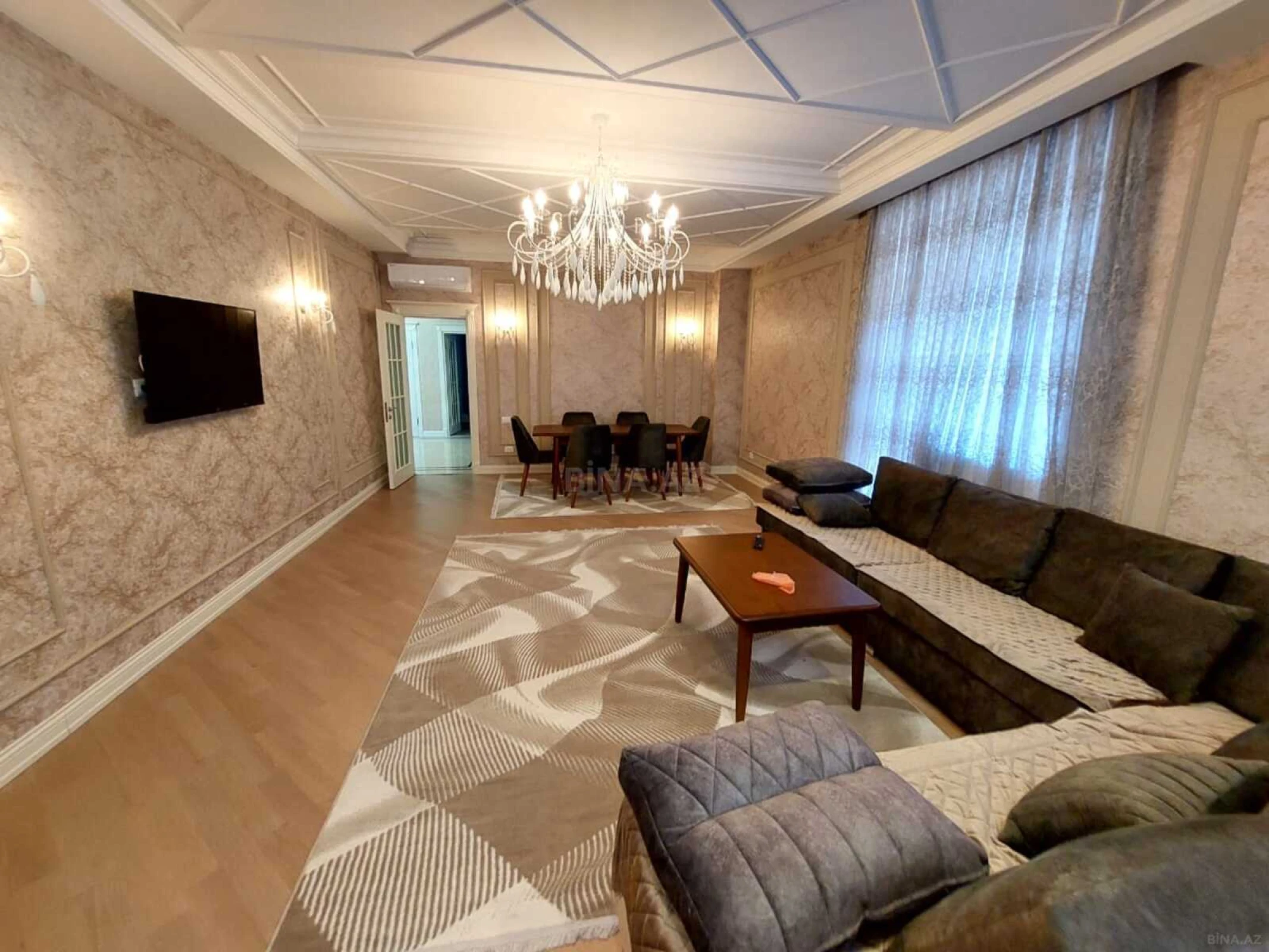 Kirayə verilir 3 otaqlı mənzil 160 m²
