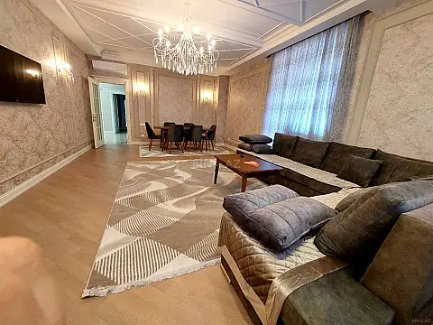 Kirayə verilir 3 otaqlı mənzil 160 m²