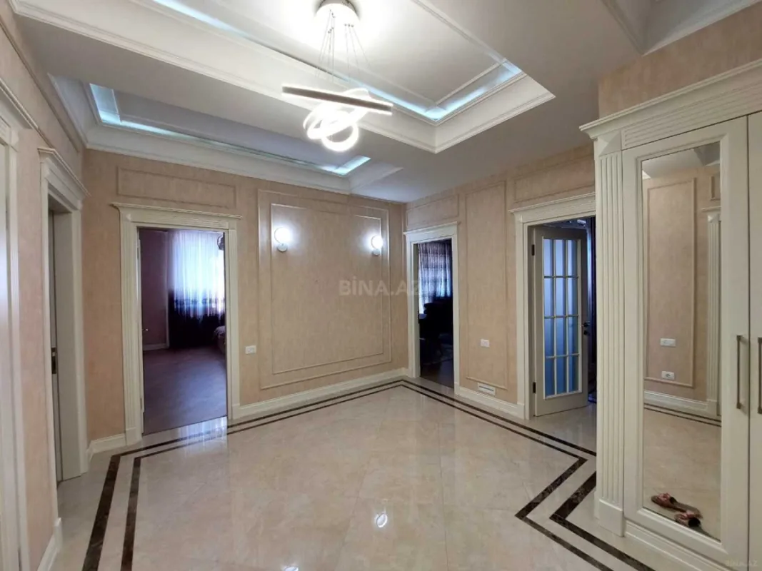 Kirayə verilir 3 otaqlı mənzil 160 m²