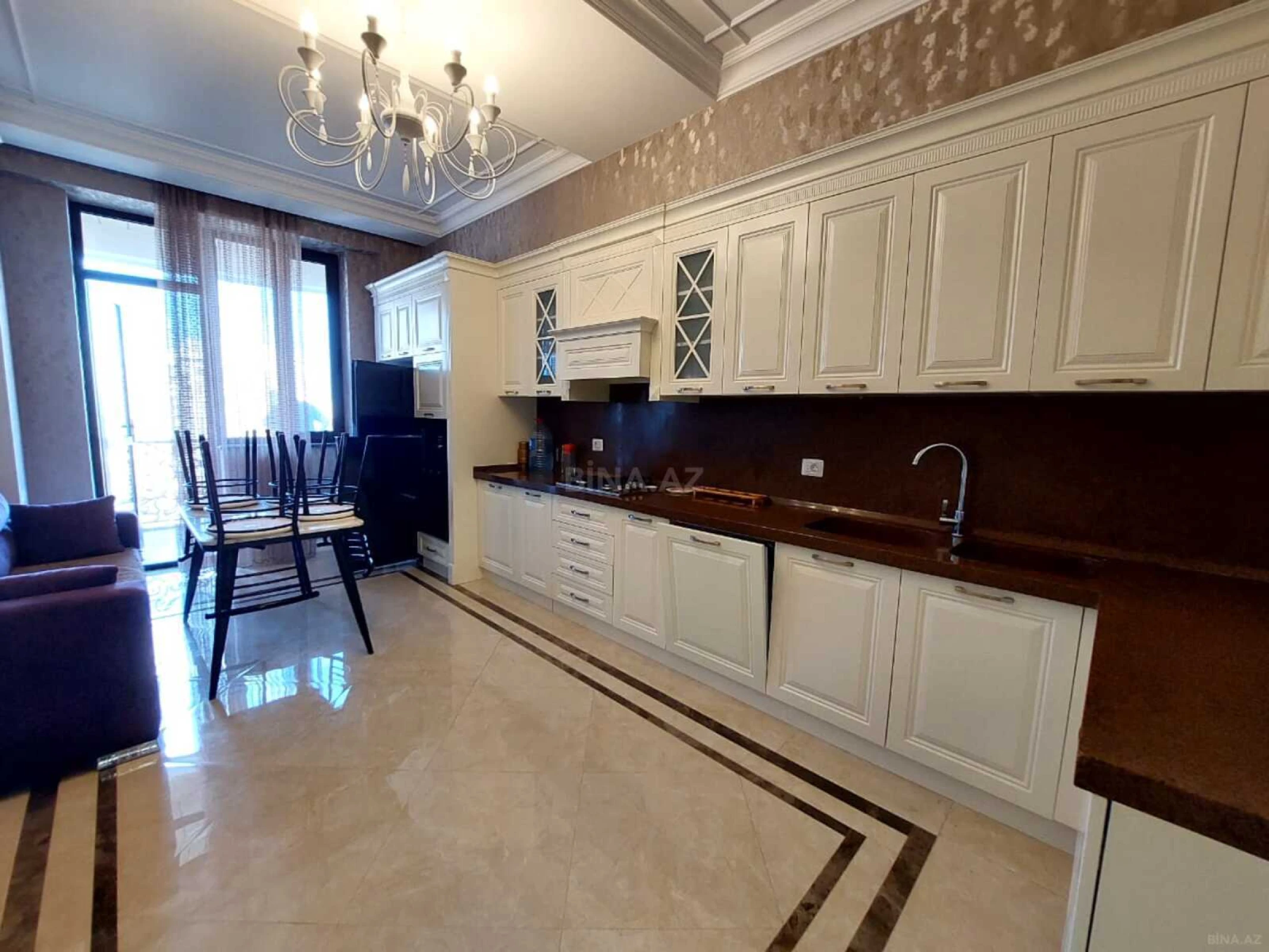 Kirayə verilir 3 otaqlı mənzil 160 m²