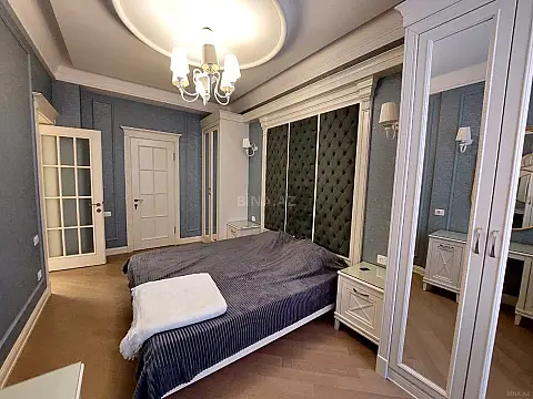 Kirayə verilir 3 otaqlı mənzil 160 m²