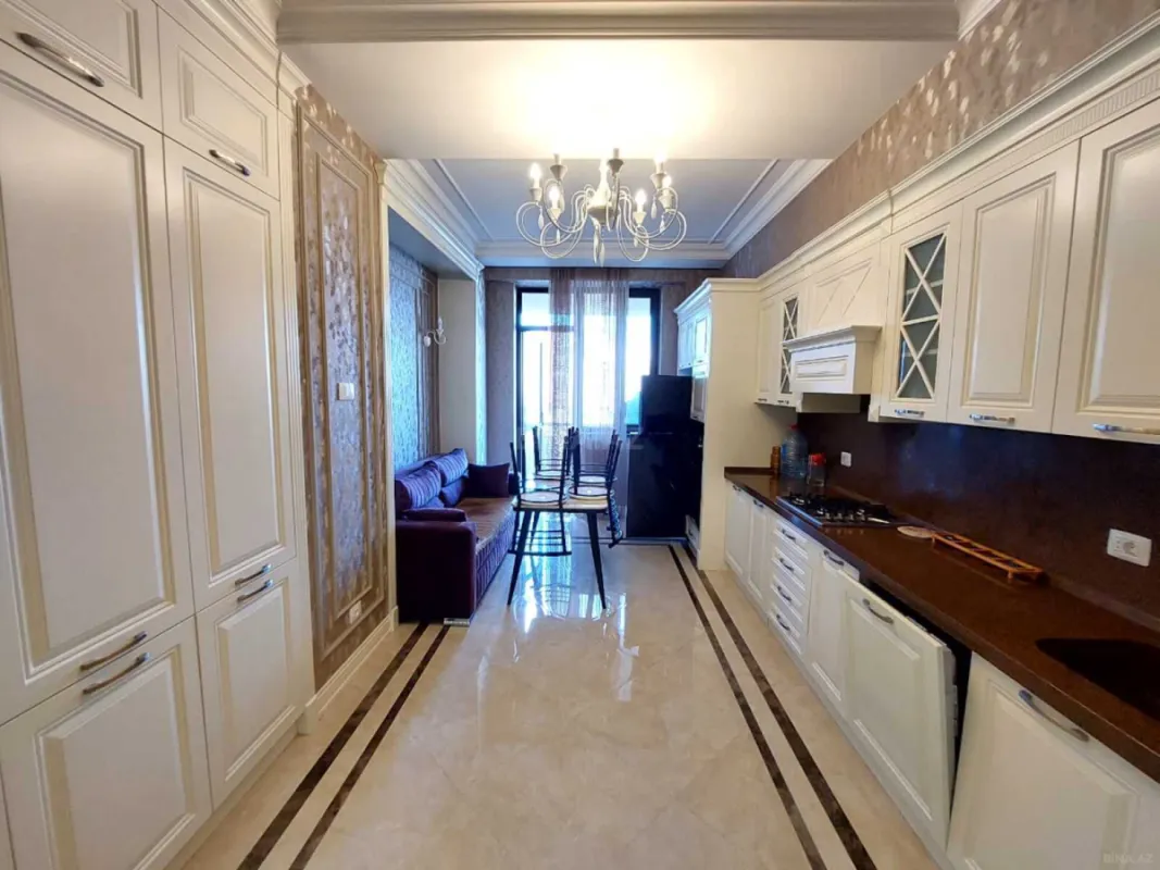 Kirayə verilir 3 otaqlı mənzil 160 m²