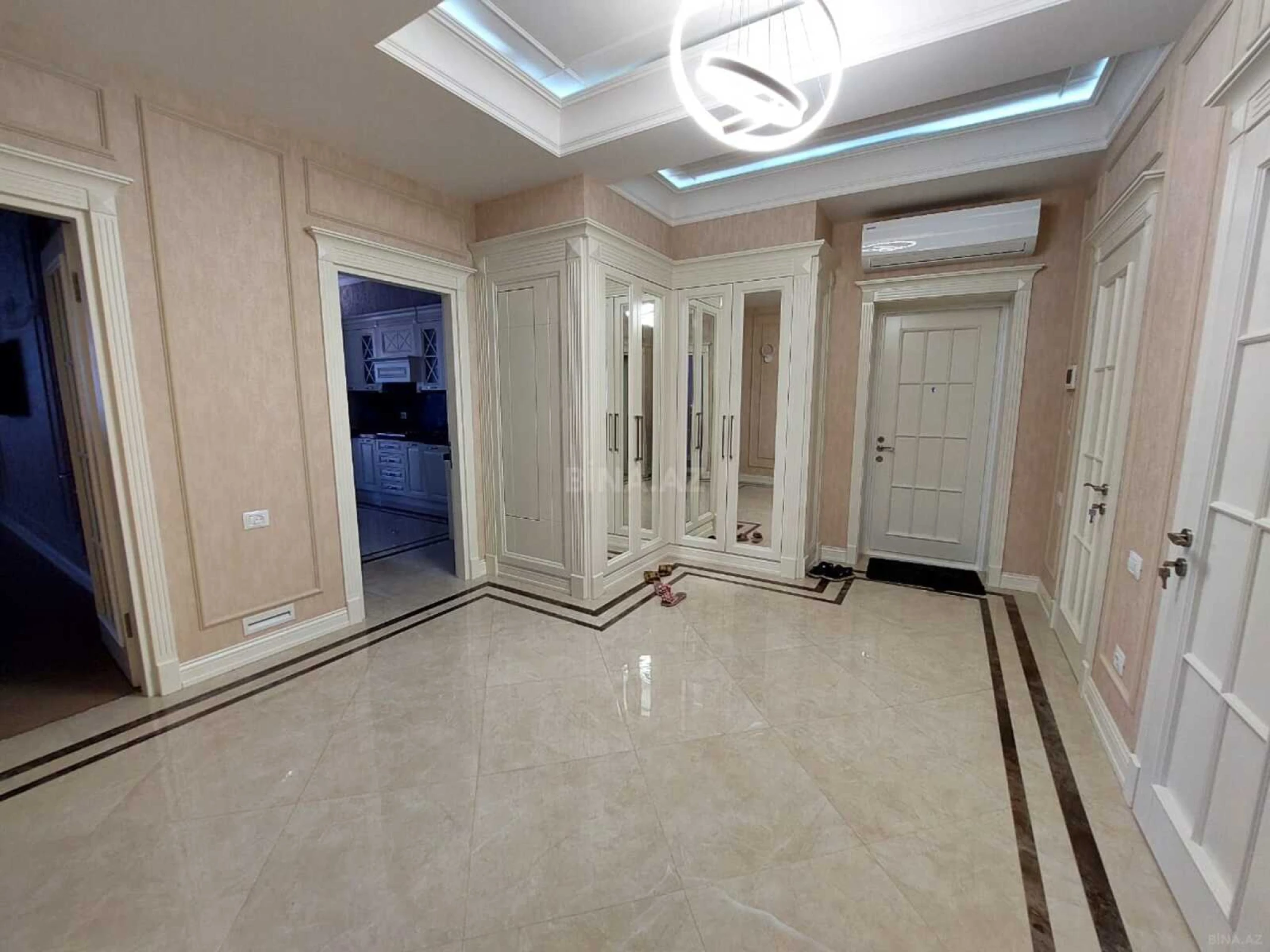 Kirayə verilir 3 otaqlı mənzil 160 m²