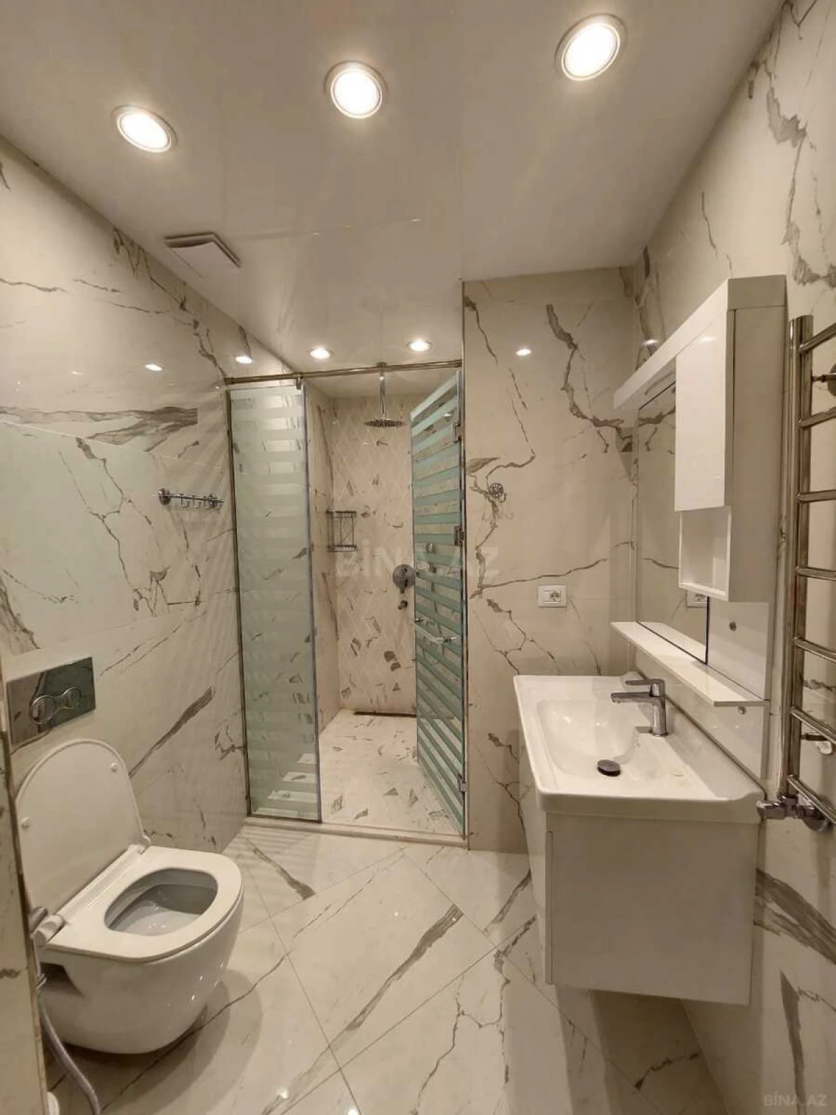 Kirayə verilir 3 otaqlı mənzil 160 m²