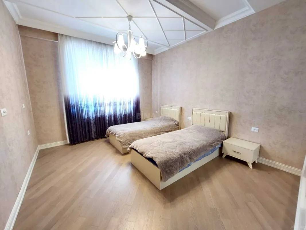 Kirayə verilir 3 otaqlı mənzil 160 m²