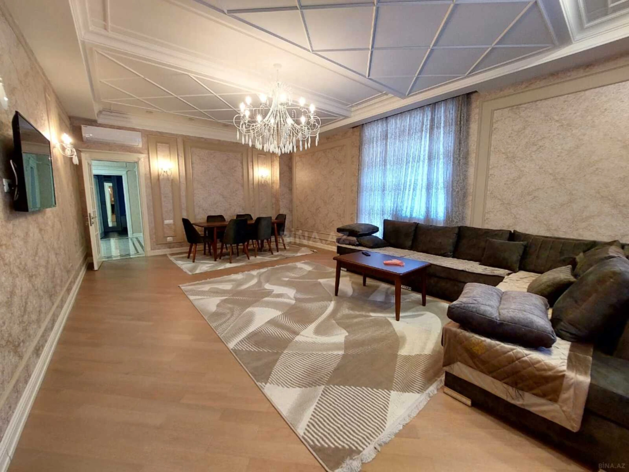 Kirayə verilir 3 otaqlı mənzil 160 m²