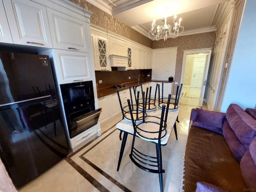 Kirayə verilir 3 otaqlı mənzil 160 m²