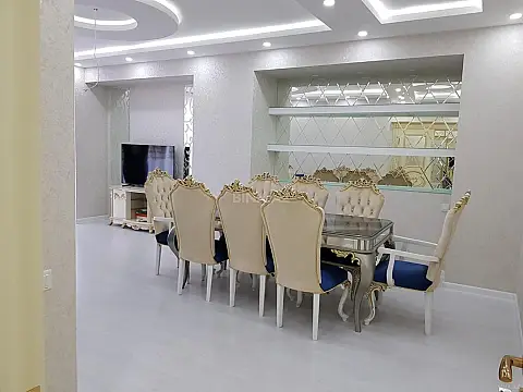 Satılır 3 otaqlı mənzil 150 m²