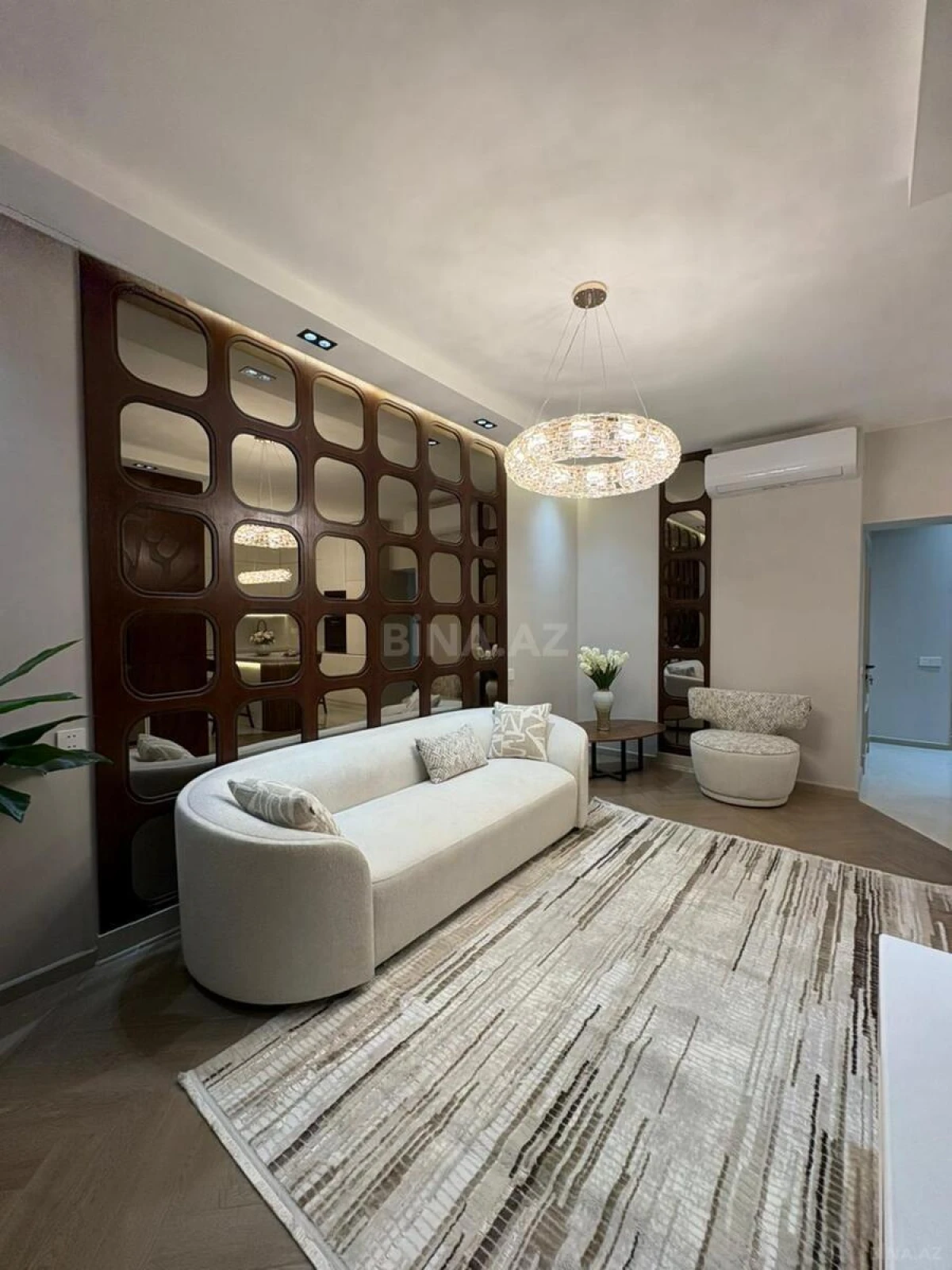 Satılır 2 otaqlı mənzil 68 m²