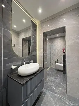 Satılır 2 otaqlı mənzil 68 m²