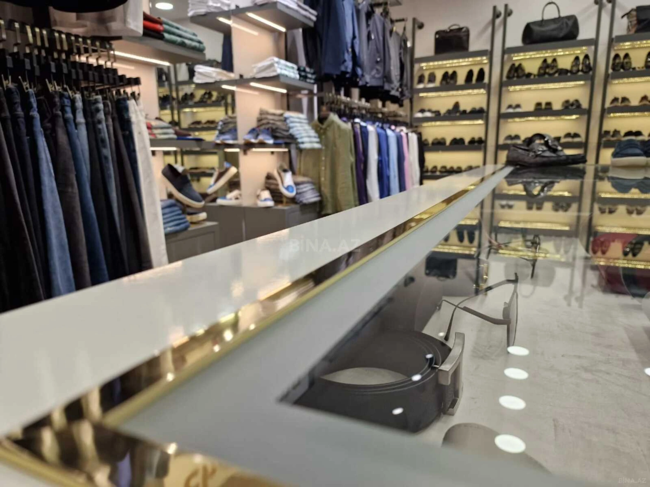 Satılır obyekt 145 m²