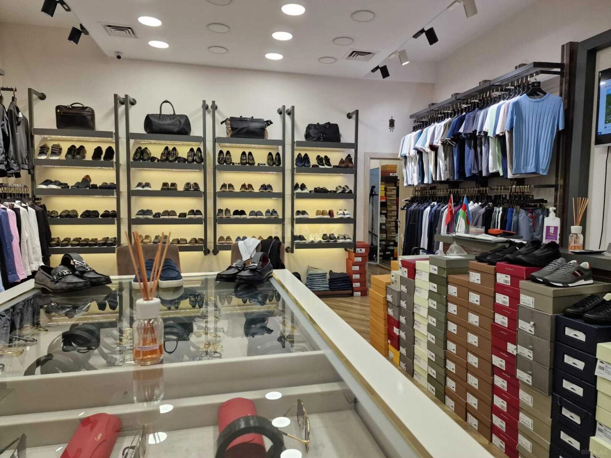 Satılır obyekt 145 m²