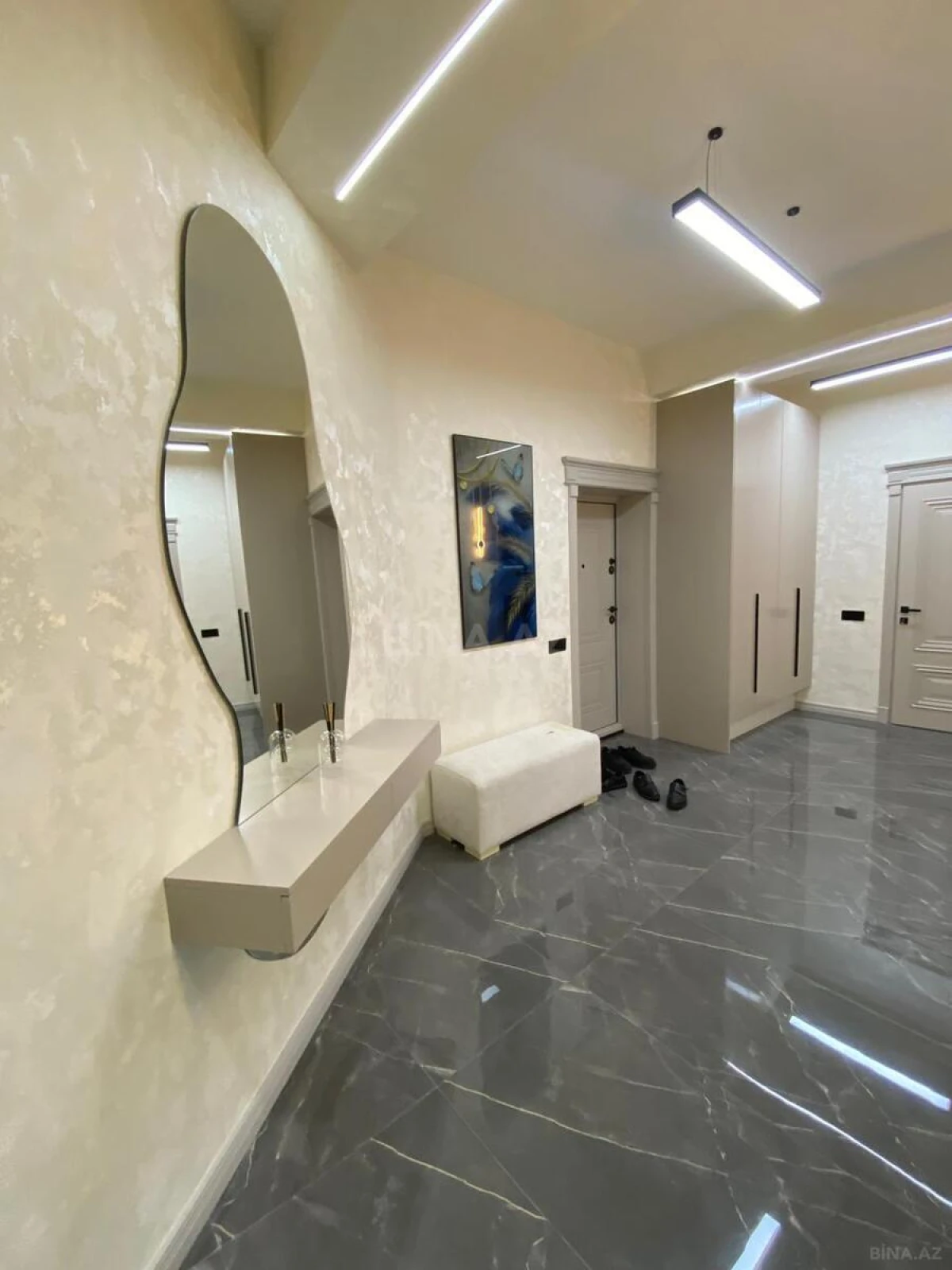 Satılır 2 otaqlı mənzil 96 m²