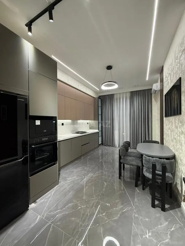 Satılır 2 otaqlı mənzil 96 m²