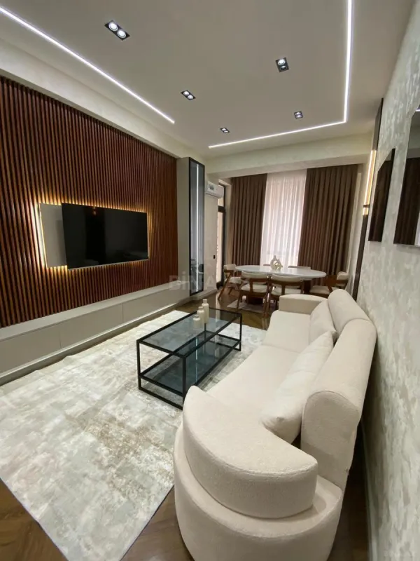 Satılır 2 otaqlı mənzil 96 m²