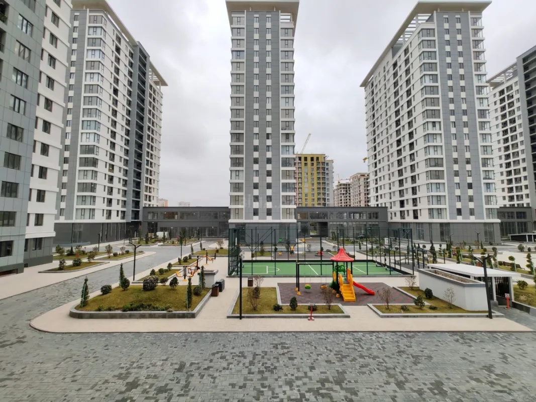 Satılır 2 otaqlı mənzil 78 m²