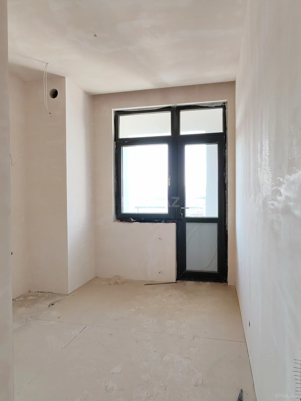 Satılır 2 otaqlı mənzil 78 m²