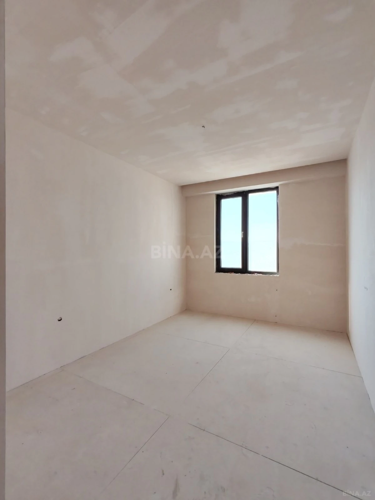 Satılır 2 otaqlı mənzil 78 m²