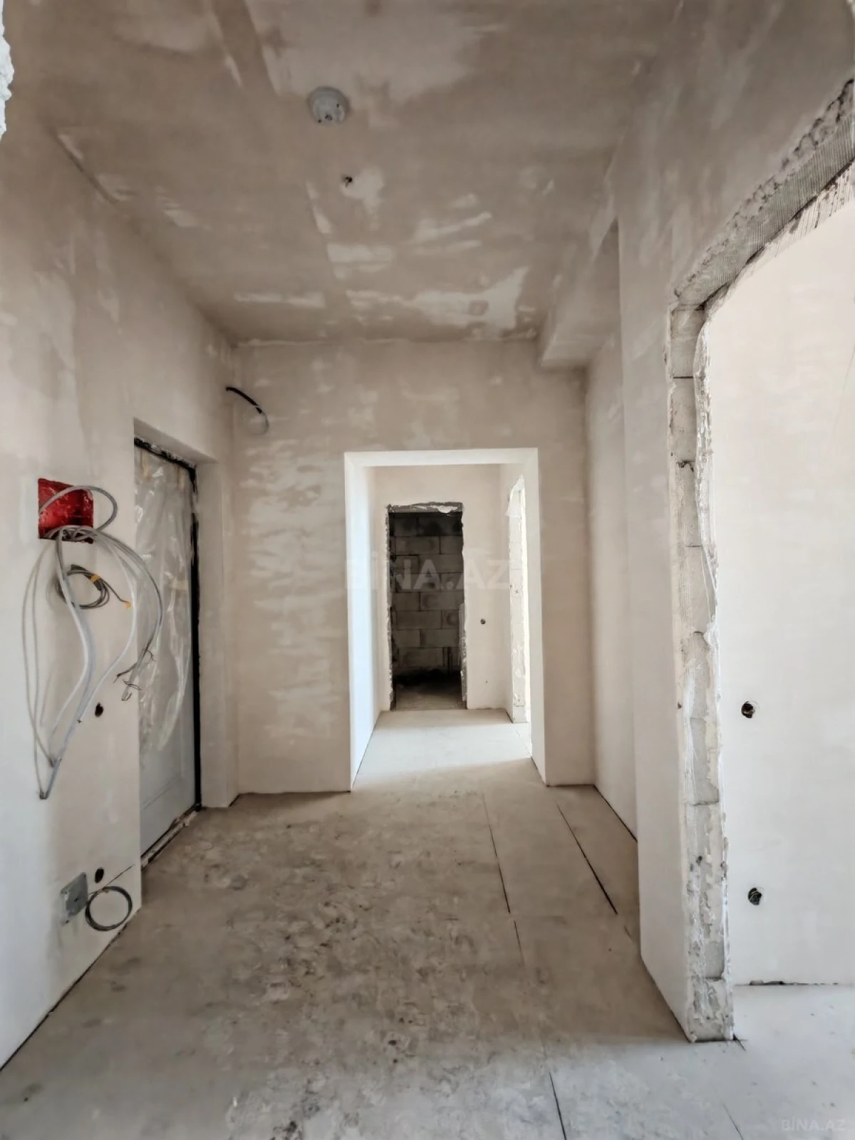 Satılır 2 otaqlı mənzil 78 m²