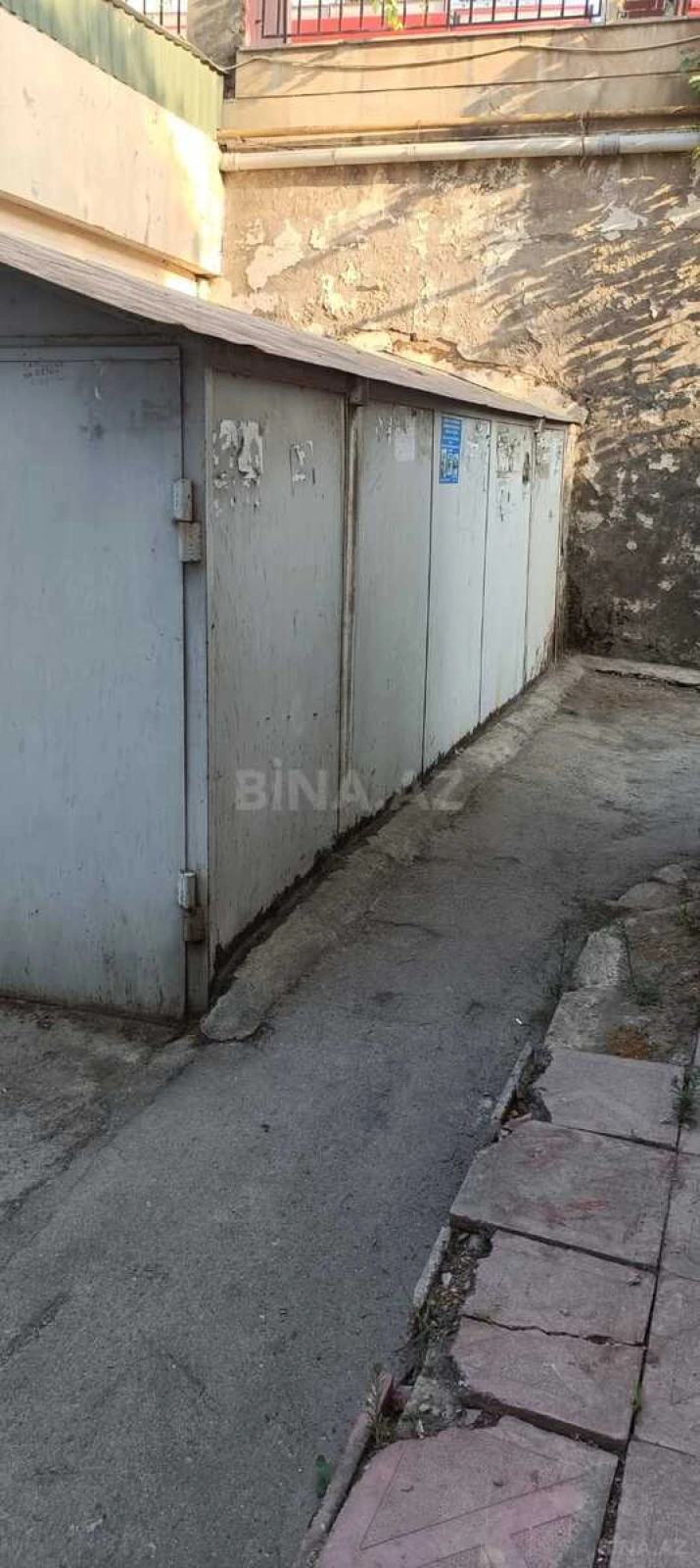 Satılır qaraj 18 m²