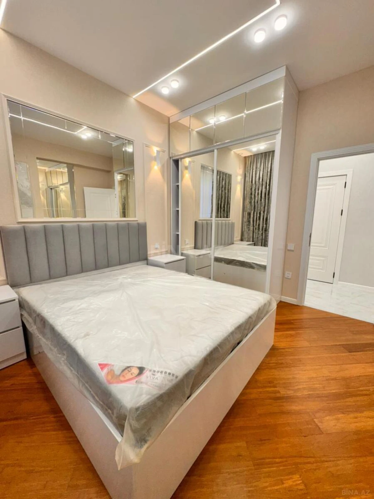 Satılır 2 otaqlı mənzil 75 m²