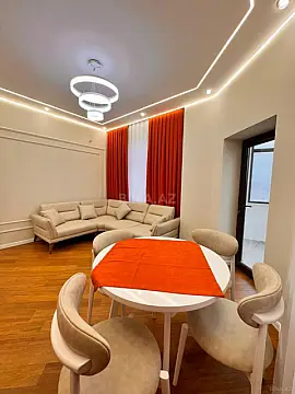 Satılır 2 otaqlı mənzil 75 m²