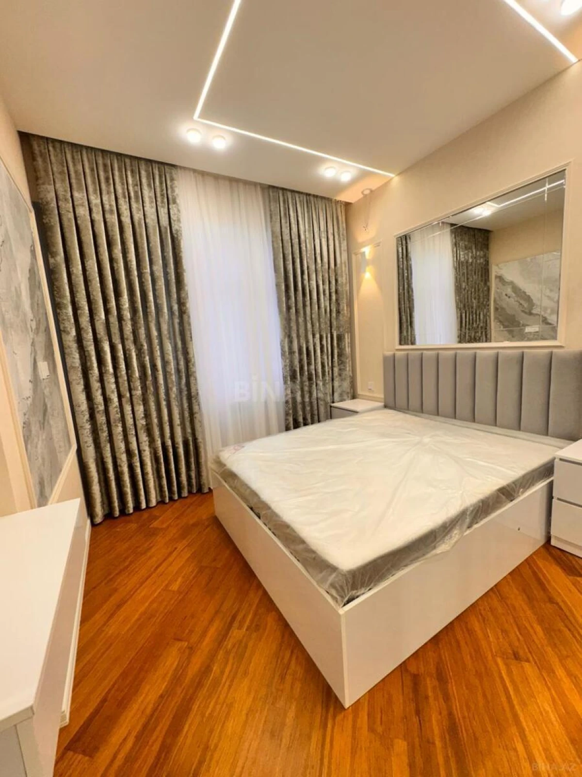 Satılır 2 otaqlı mənzil 75 m²