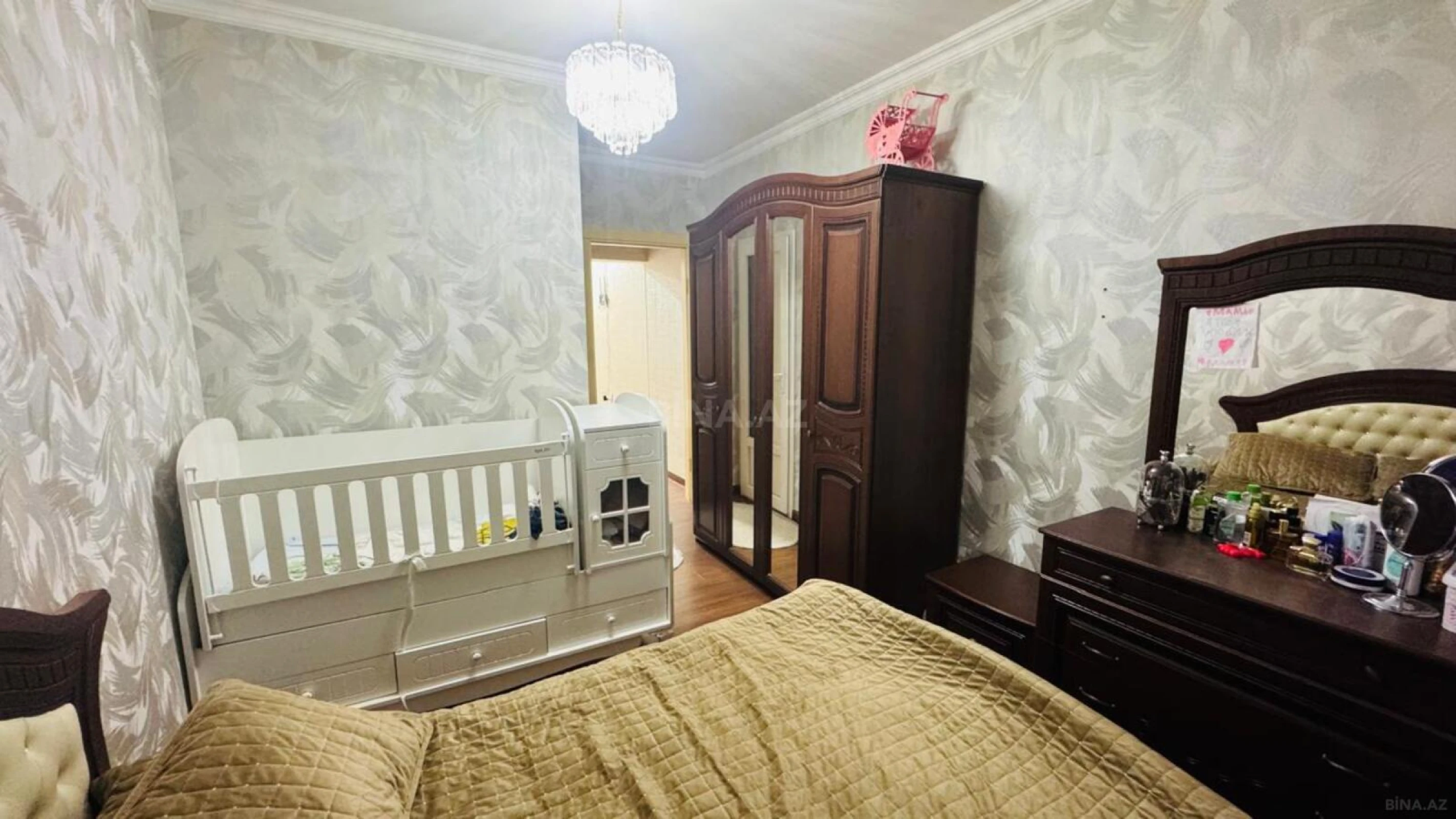 Satılır 3 otaqlı mənzil 120 m²