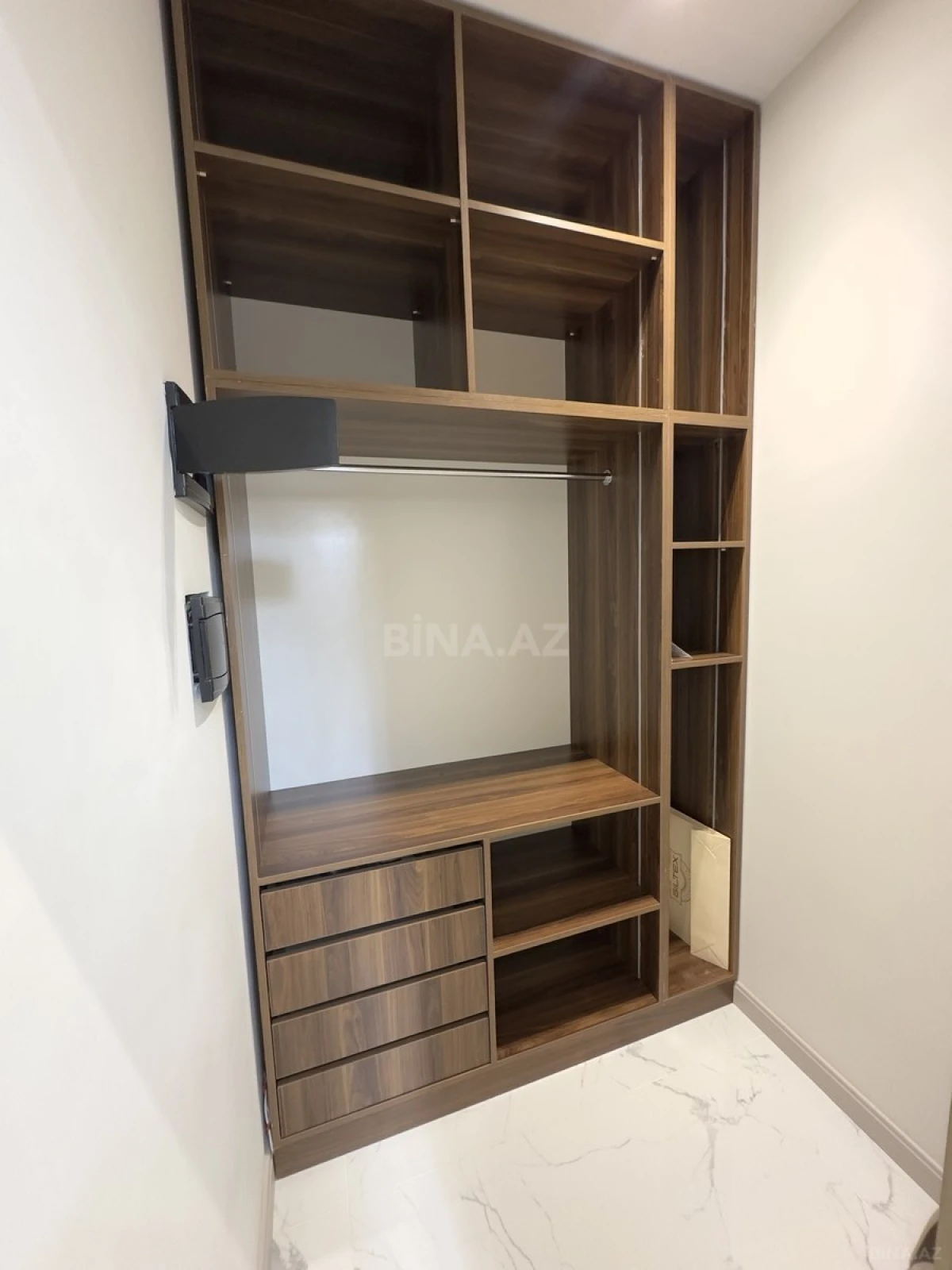 Kirayə verilir 2 otaqlı mənzil 110 m²