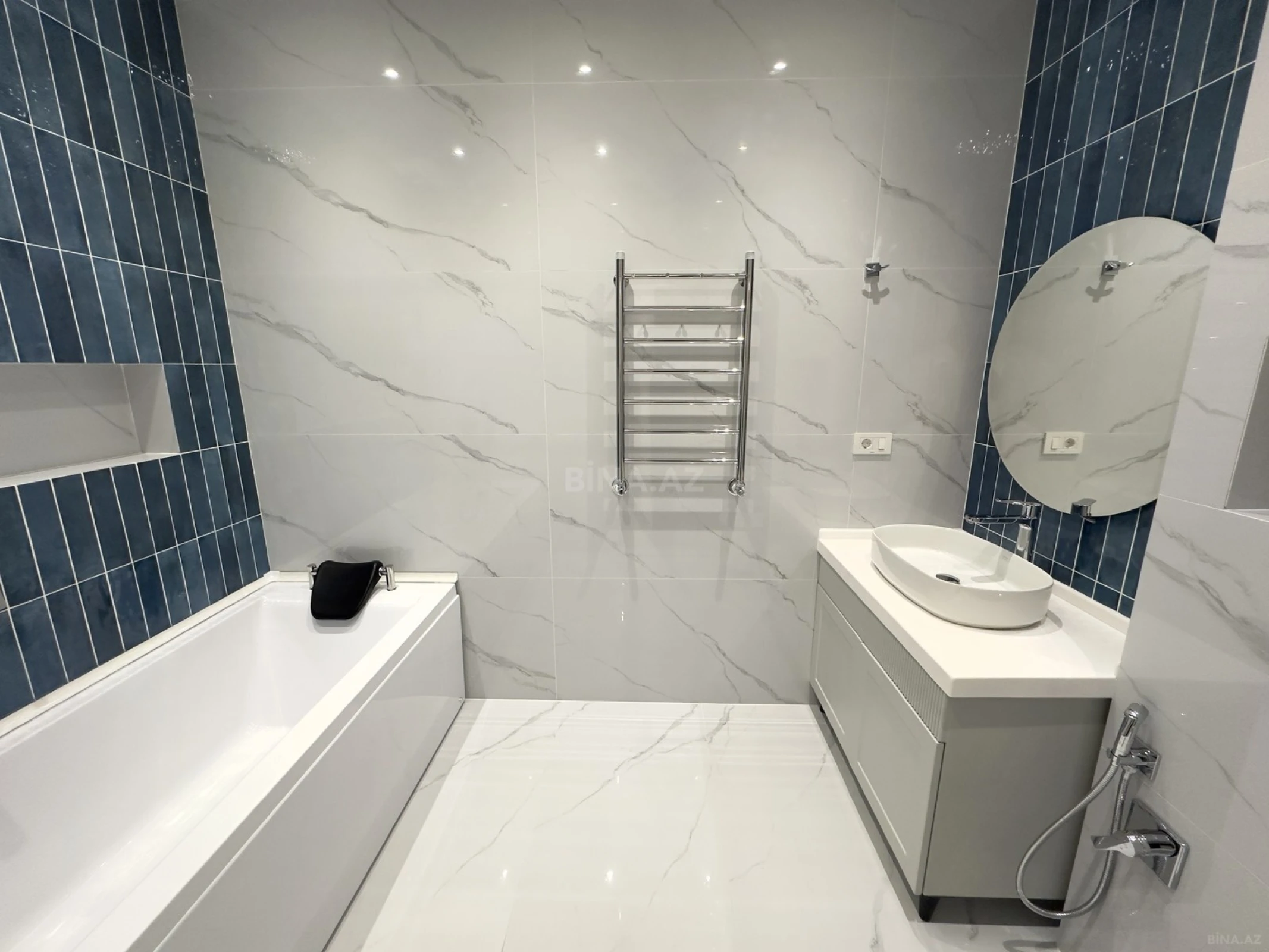 Kirayə verilir 2 otaqlı mənzil 110 m²