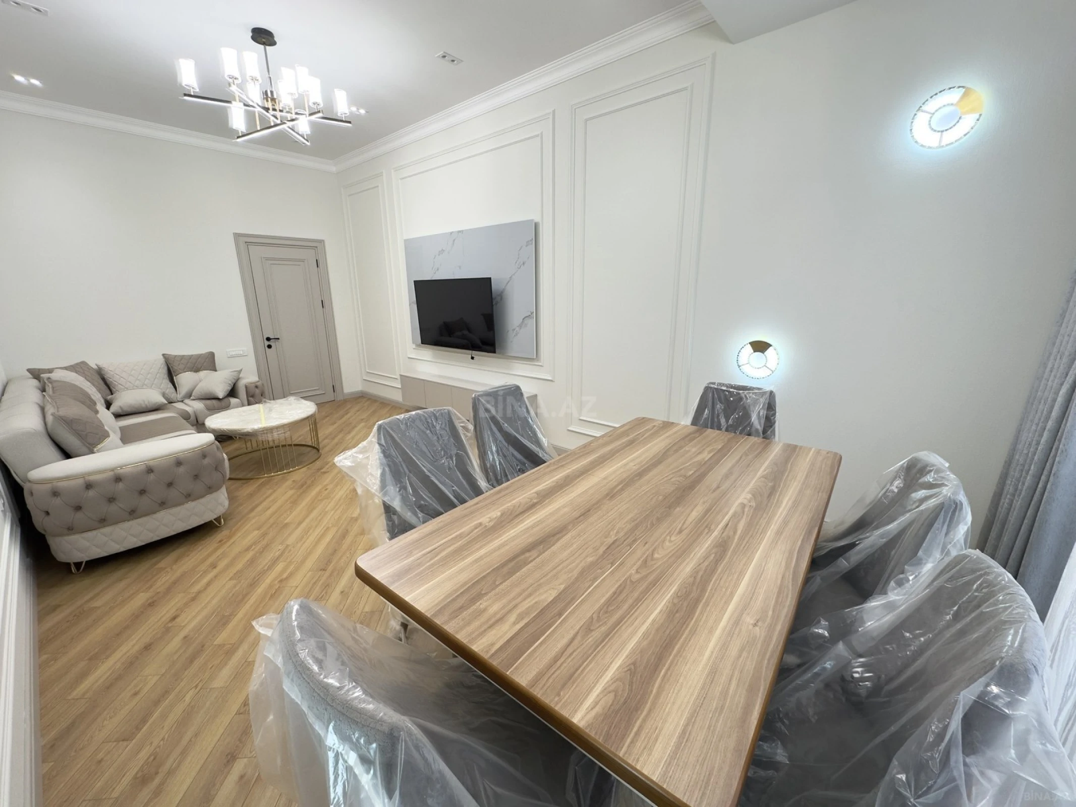 Kirayə verilir 2 otaqlı mənzil 110 m²