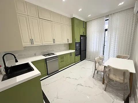 Kirayə verilir 2 otaqlı mənzil 110 m²