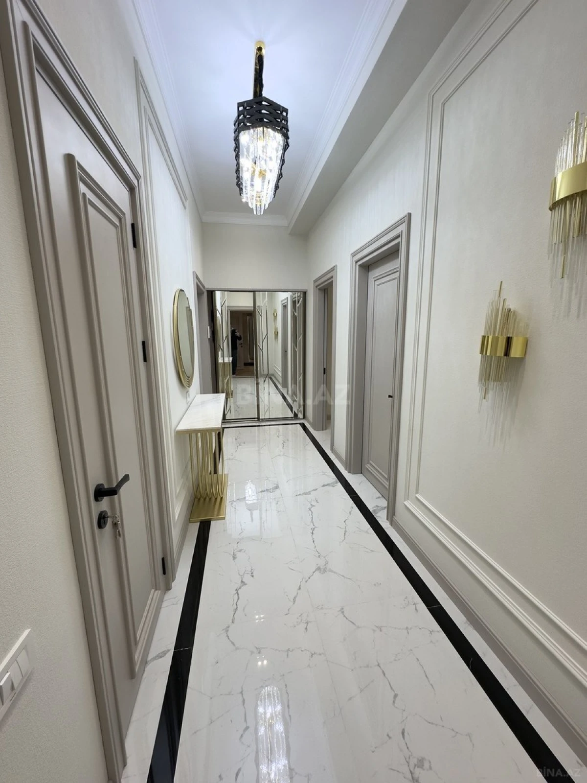 Kirayə verilir 2 otaqlı mənzil 110 m²