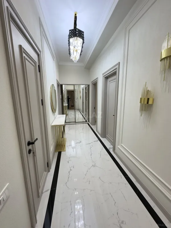 Kirayə verilir 2 otaqlı mənzil 110 m²